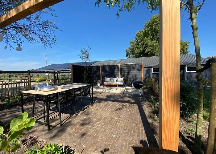 Πανσιόν Slapen Bij Uppruna 4*